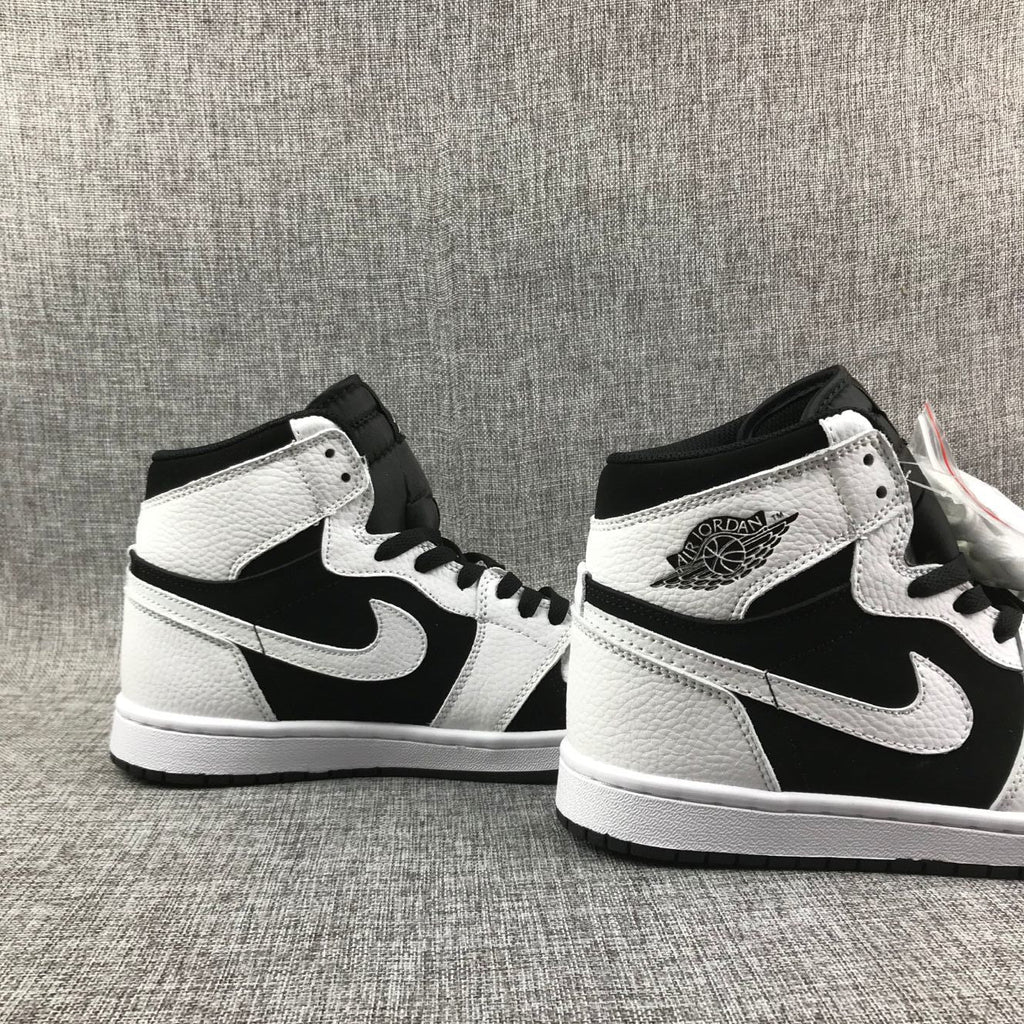 Jordan Air Jordan 1 High Black and White Sneakers 554724-113