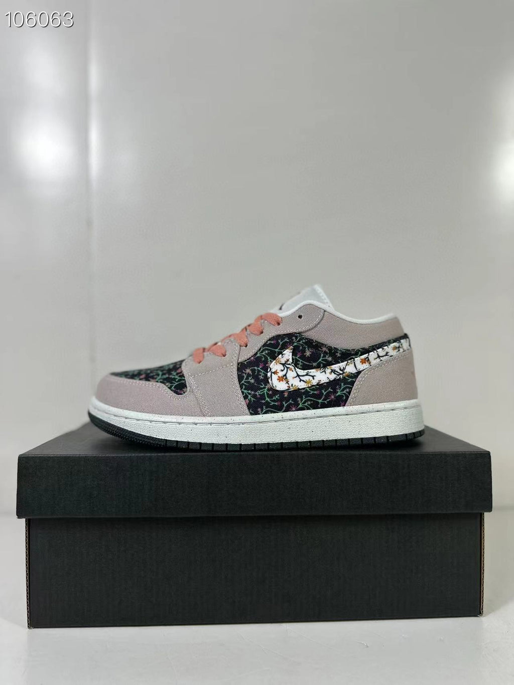Jordan Air Jordan 1 Low SE GS Pink Floral Sneakers FJ3445-001