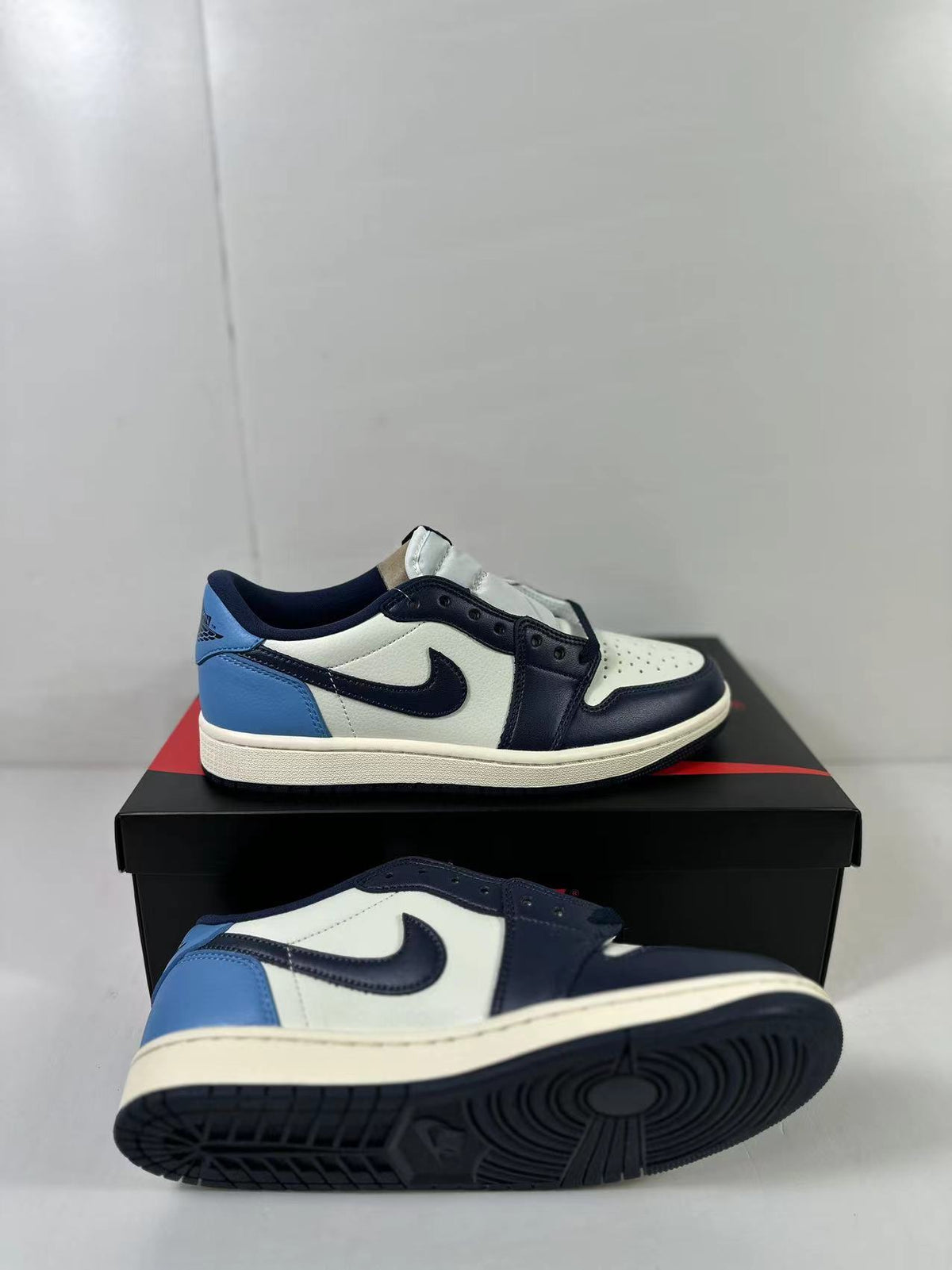 Jordan Air Jordan 1 Low OG Obsidian Sneakers CZ0790-400