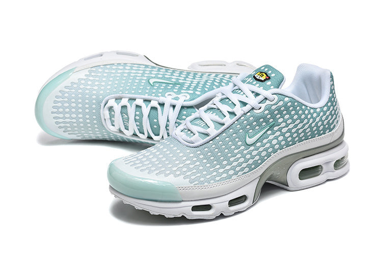 Nike Air Max Plus VII Sneakers in Teal and White