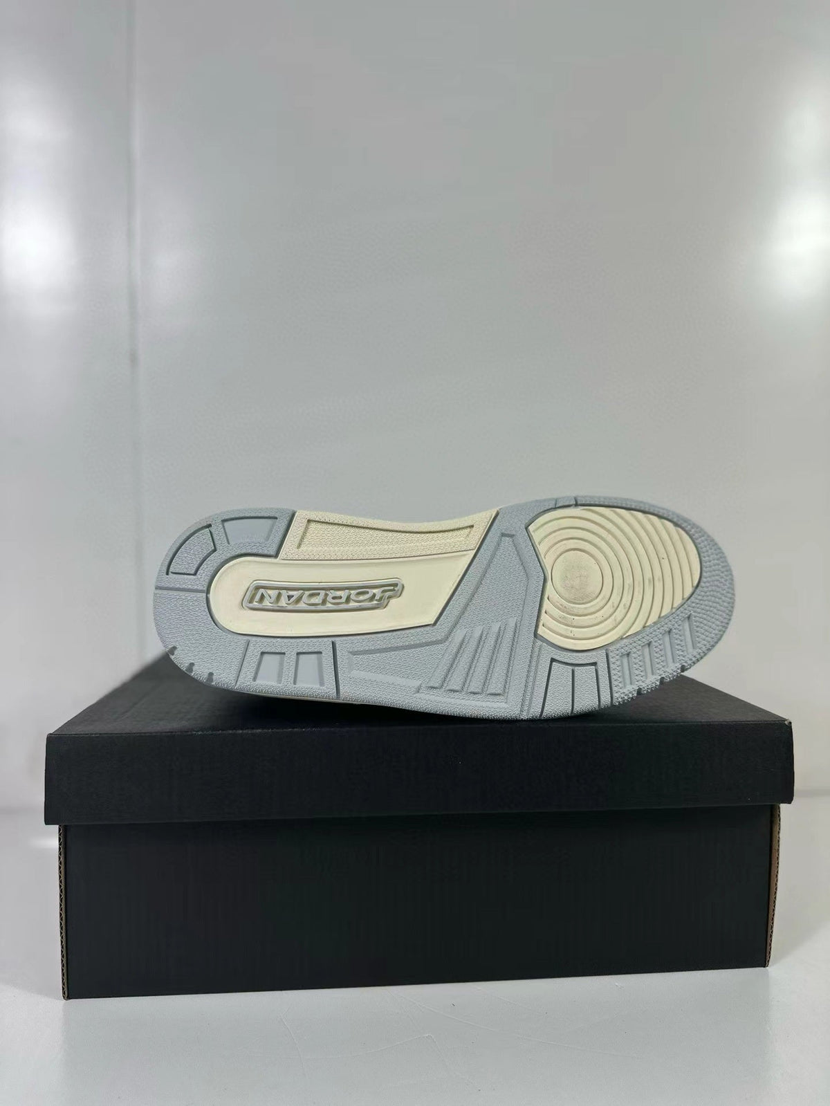 Jordan Legacy 312 Low GS Silver Yellow Sneakers HJ3480-101