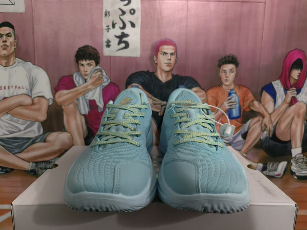 Blue Basketball Sneakers with Patterned Side Panel
