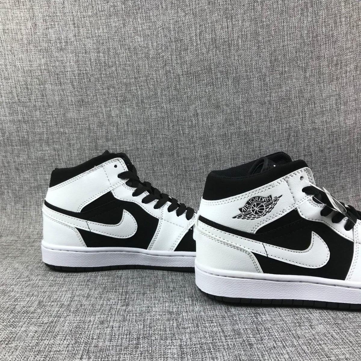 Jordan Air Jordan 1 Mid Panda Black White 554724-113