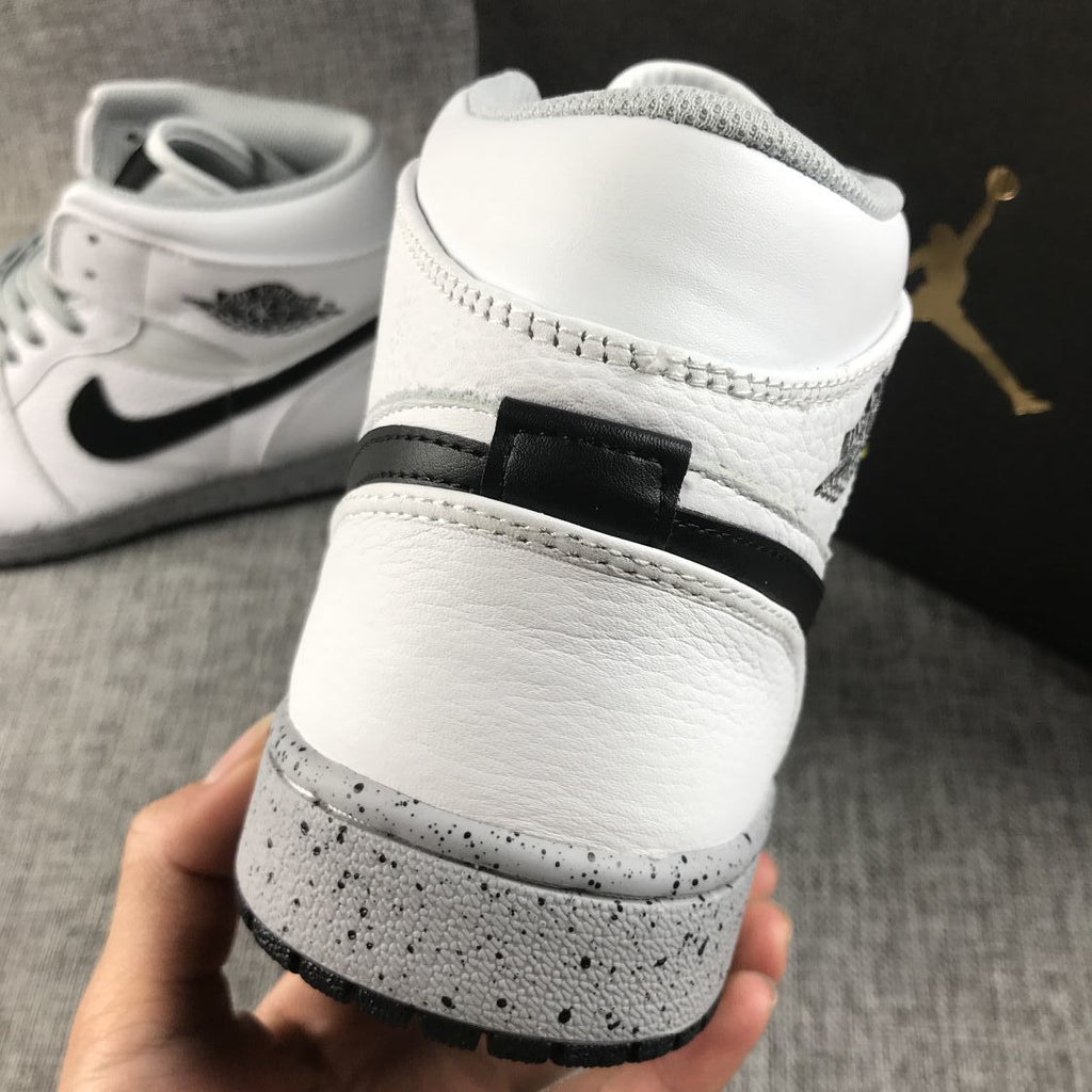 Jordan Air Jordan 1 Retro High OG White Gray Dot Sneakers