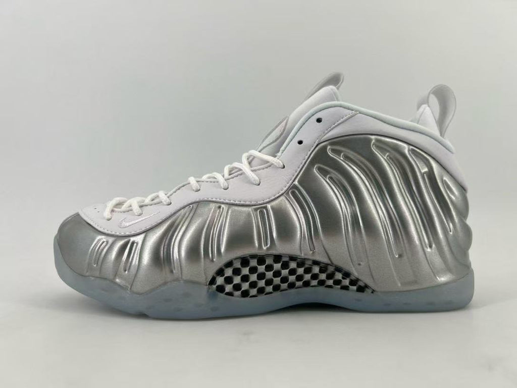 Nike Hardaway High-Top Sneakers