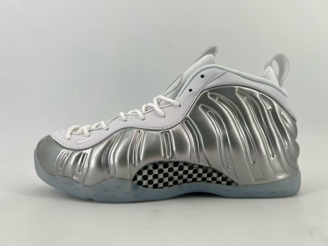 Nike Hardaway High-Top Sneakers