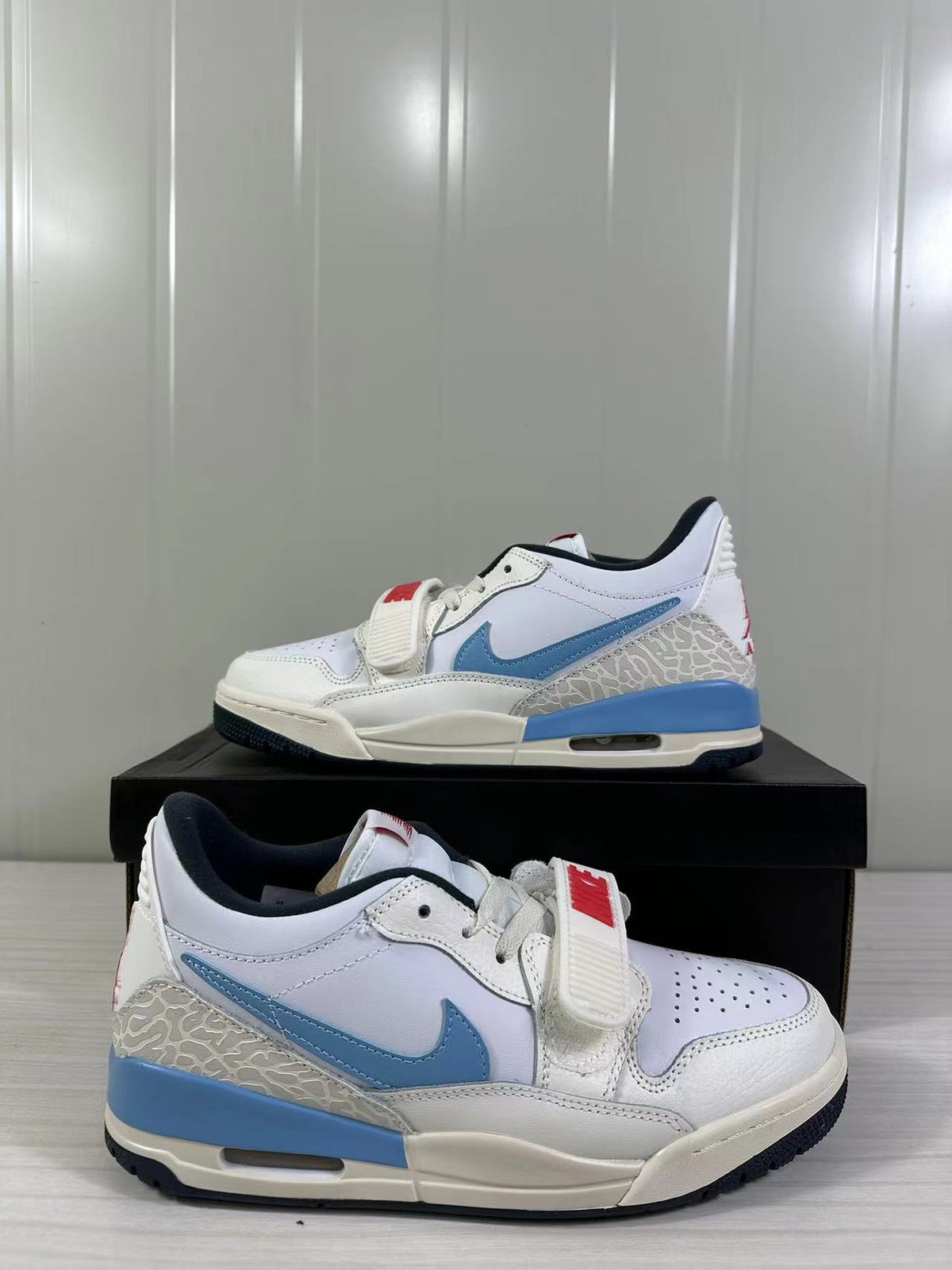 Jordan Legacy 312 Low Summit White Blue Red HM3709-141