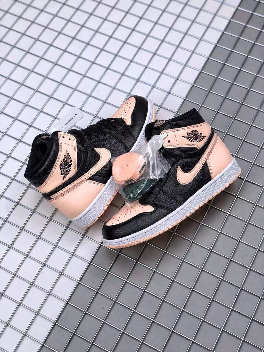 Jordan Air Jordan 1 High OG Crimson Tint Sneakers Black Pink