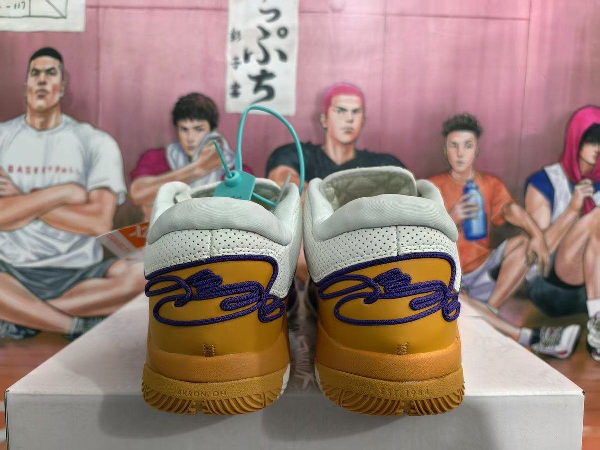 Nike Basketball Sneakers White Gold
