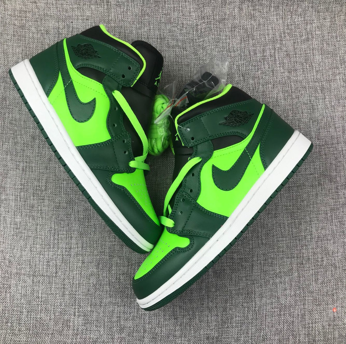 Jordan 1 Mid Fluorescent Green Sneakers 554724-330