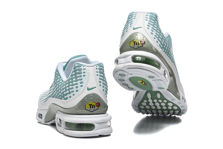 Nike Air Max Plus VII Sneakers in Teal and White