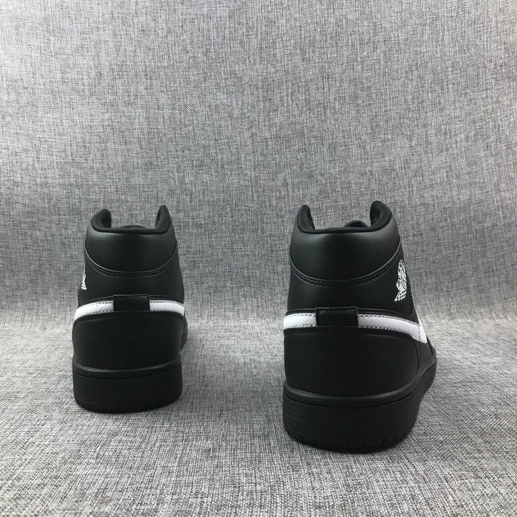 Jordan Air Jordan 1 Mid Black White 554724-049 Sneakers