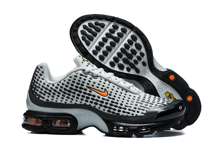 Nike Air Max Plus VII Sneakers in Grey and Black