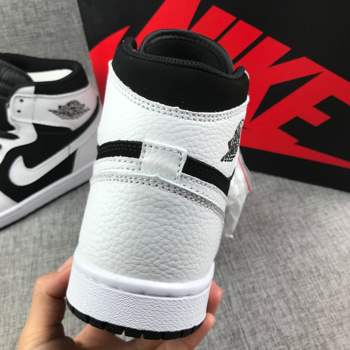 Jordan Air Jordan 1 High Black and White Sneakers 554724-113
