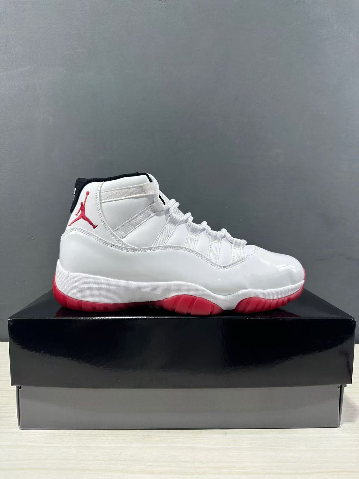 Jordan Air Jordan 11 Retro Low White and Red CT8012-160