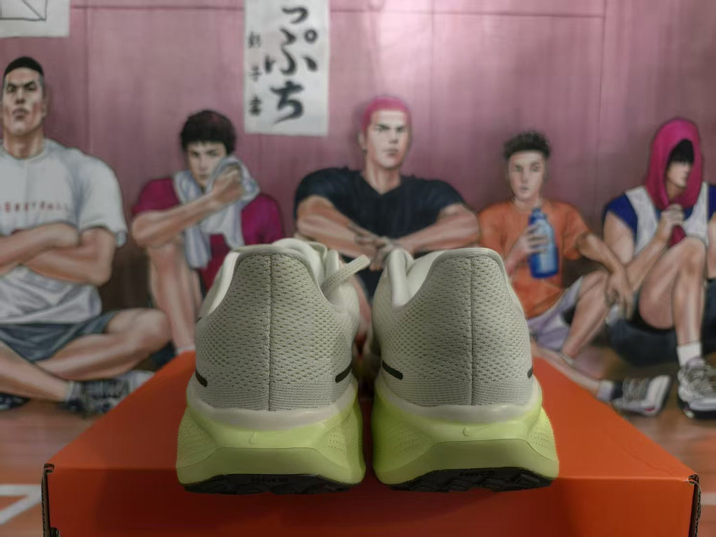 Nike Air Zoom Gray and Yellow Sneakers