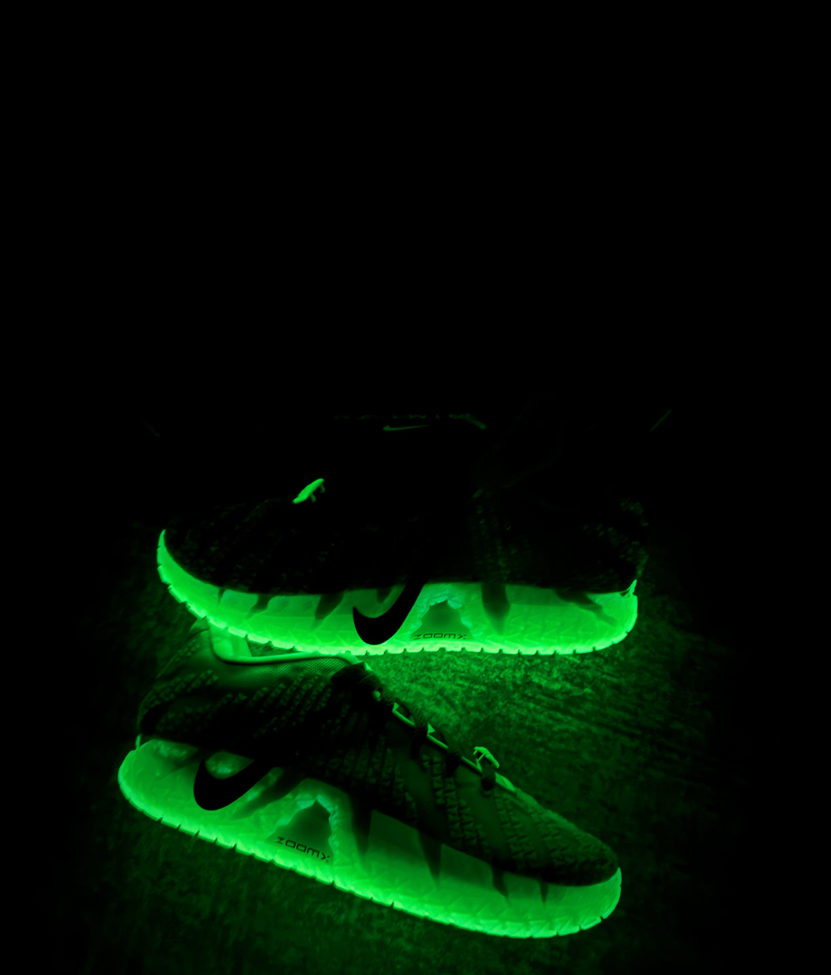 Nike HV9924-700 Halloween Green Sneakers