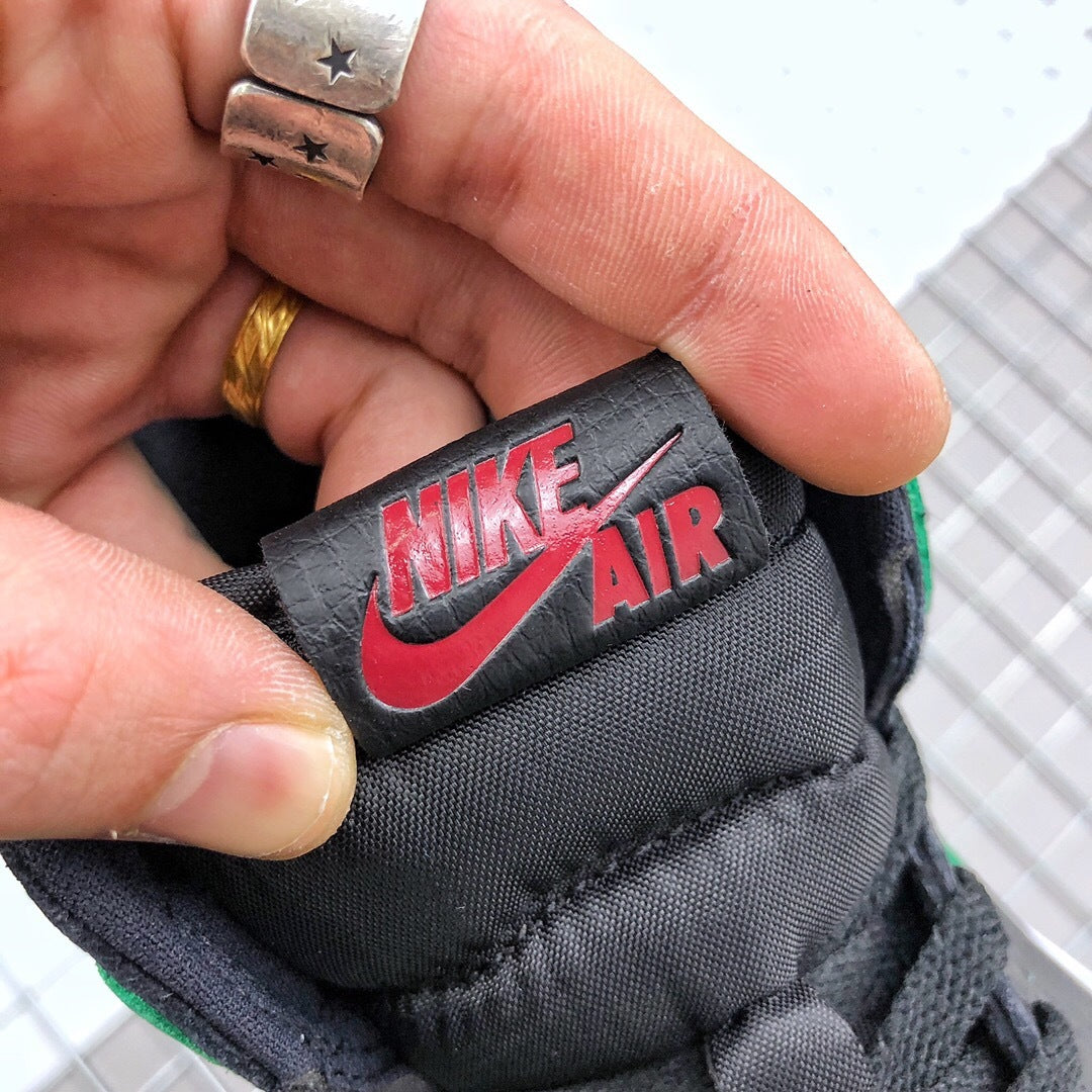 Air Jordan 1 High Pine Green Sneakers 555088-030