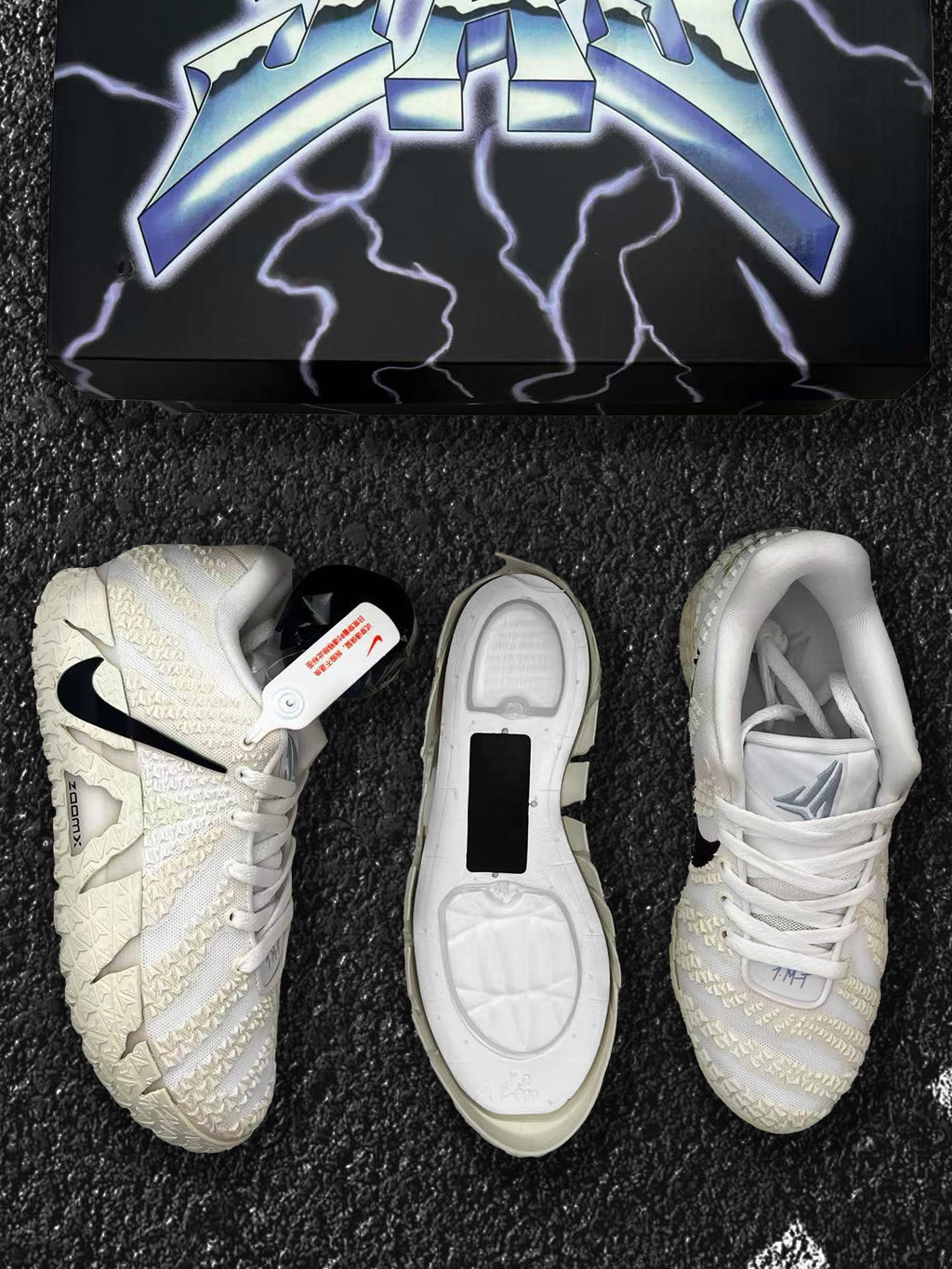 Nike HF2794-101 Sneakers Off-White and Black